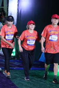 BIB: 3865, 3864, 4085
                            <button type="button" onclick="openModal(26261912)" class="btn btn-primary btn-sm float-right btn-popup" data-toggle="modal" data-target=".modal-high-quality">
                        <i class="fas fa-shopping-cart"></i> Add to Cart
                    </button>
                                            <button type="button" onclick="isThisMe(26261912, true)" class="btn btn-success btn-sm float-right btn-popup btn-isme hidden" data-toggle="tooltip" data-placement="bottom" title="นี่คือรูปของคุณใช่ไหม คลิกที่นี่เพื่อเอาเข้าอัลบั้ม">
                        <i class="fas fa-plus"></i> Add to album
                    </button>
                    <button type="button" onclick="isThisMe(26261912, false)" class="btn btn-warning btn-sm float-right btn-popup btn-isnotme hidden">
                        <i class="fas fa-ban"></i> Remove from album
                    </button>